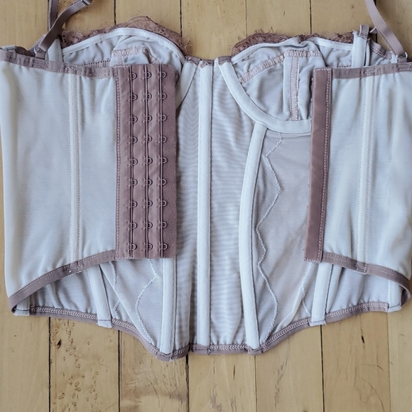 UO Modern Love Corset Sz S - Picture 3 of 3